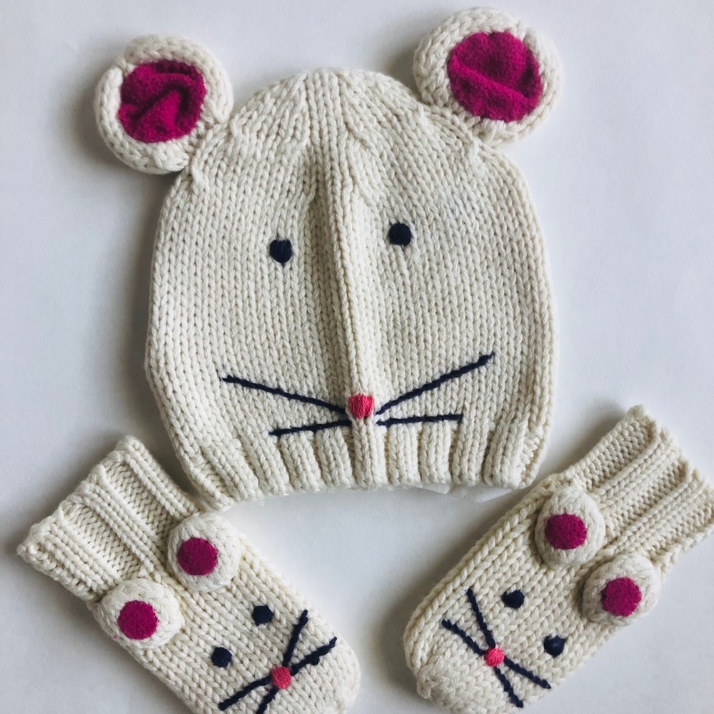 NWT - Baby Boden hat and mittens 0-6 Months